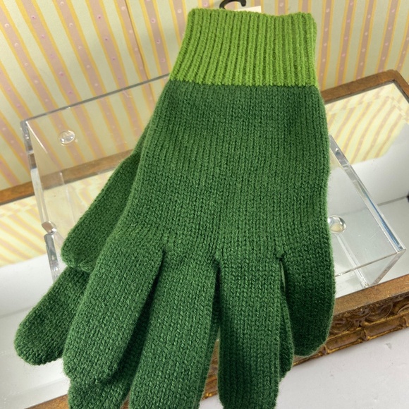 Anya Hindmarch NWT Green Gloves - Picture 3 of 10